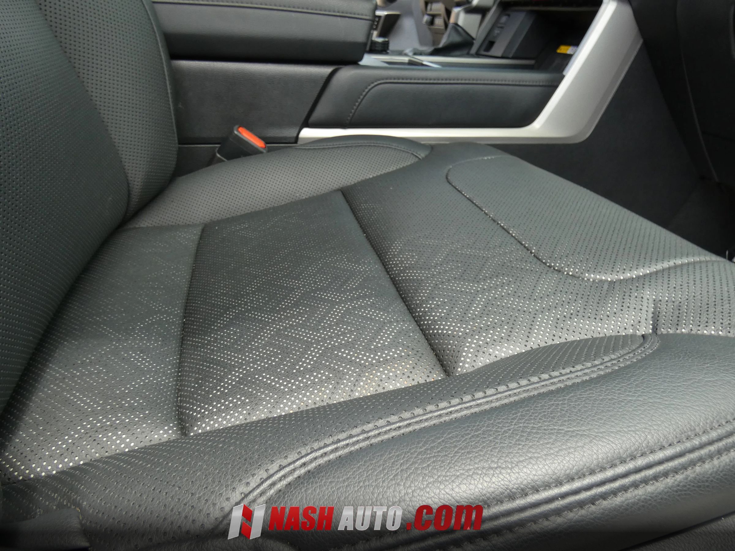 Used 2024 Toyota Tundra Limited AWD/4WD image 36