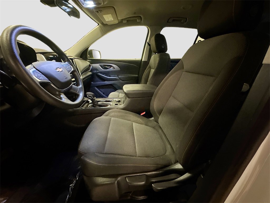 Used 2021 Chevrolet Traverse LS image 19
