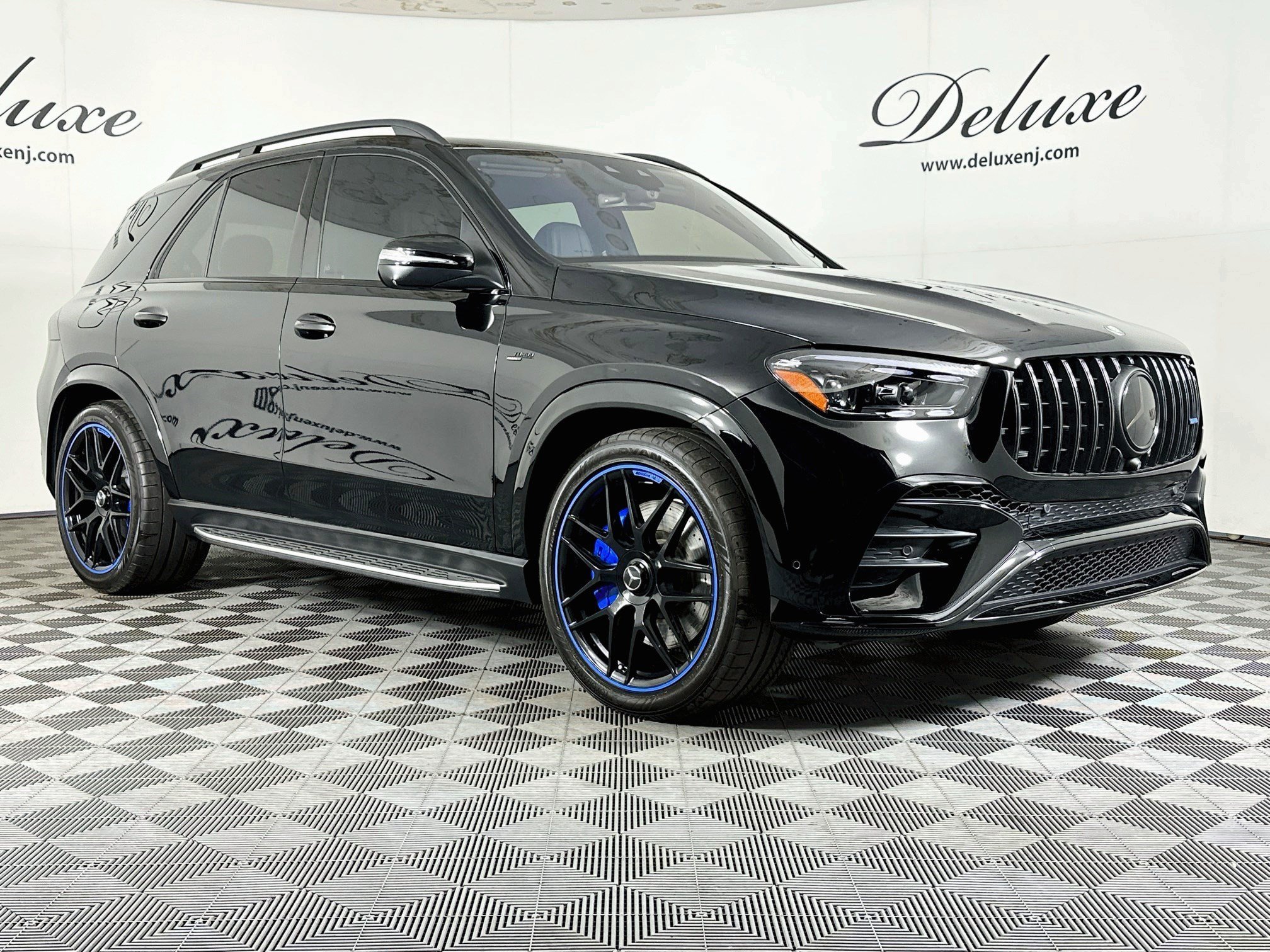 Used 2025 Mercedes-Benz GLE 53 AMG 4MATIC image 1
