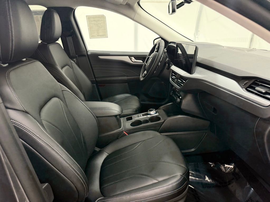 New 2025 Ford Escape SE w/ PHEV Premium Package image 18