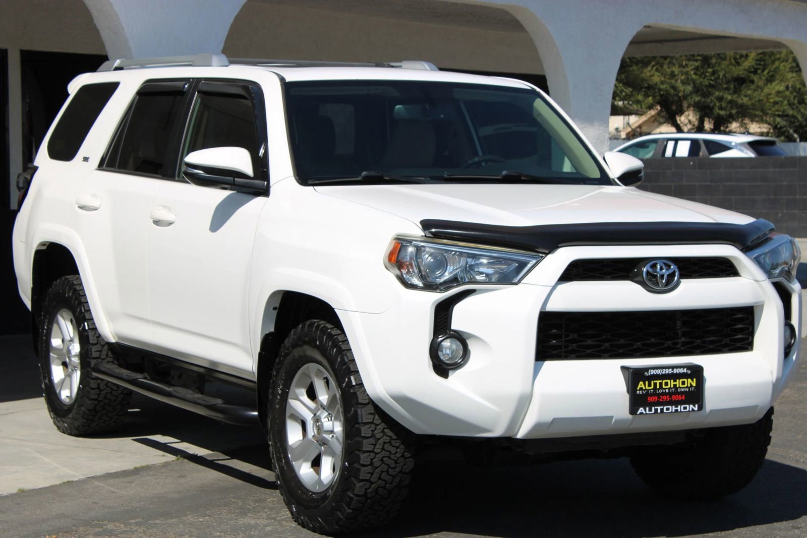 Used 2018 Toyota 4Runner SR5 Premium AWD/4WD image 2