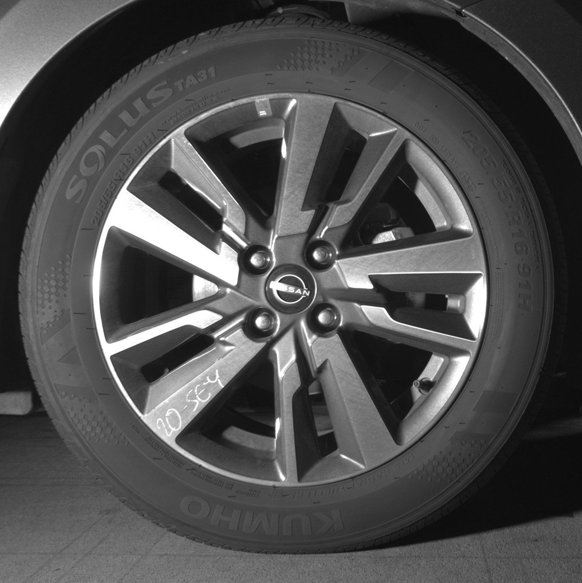 Used 2025 Nissan Versa SV image 13