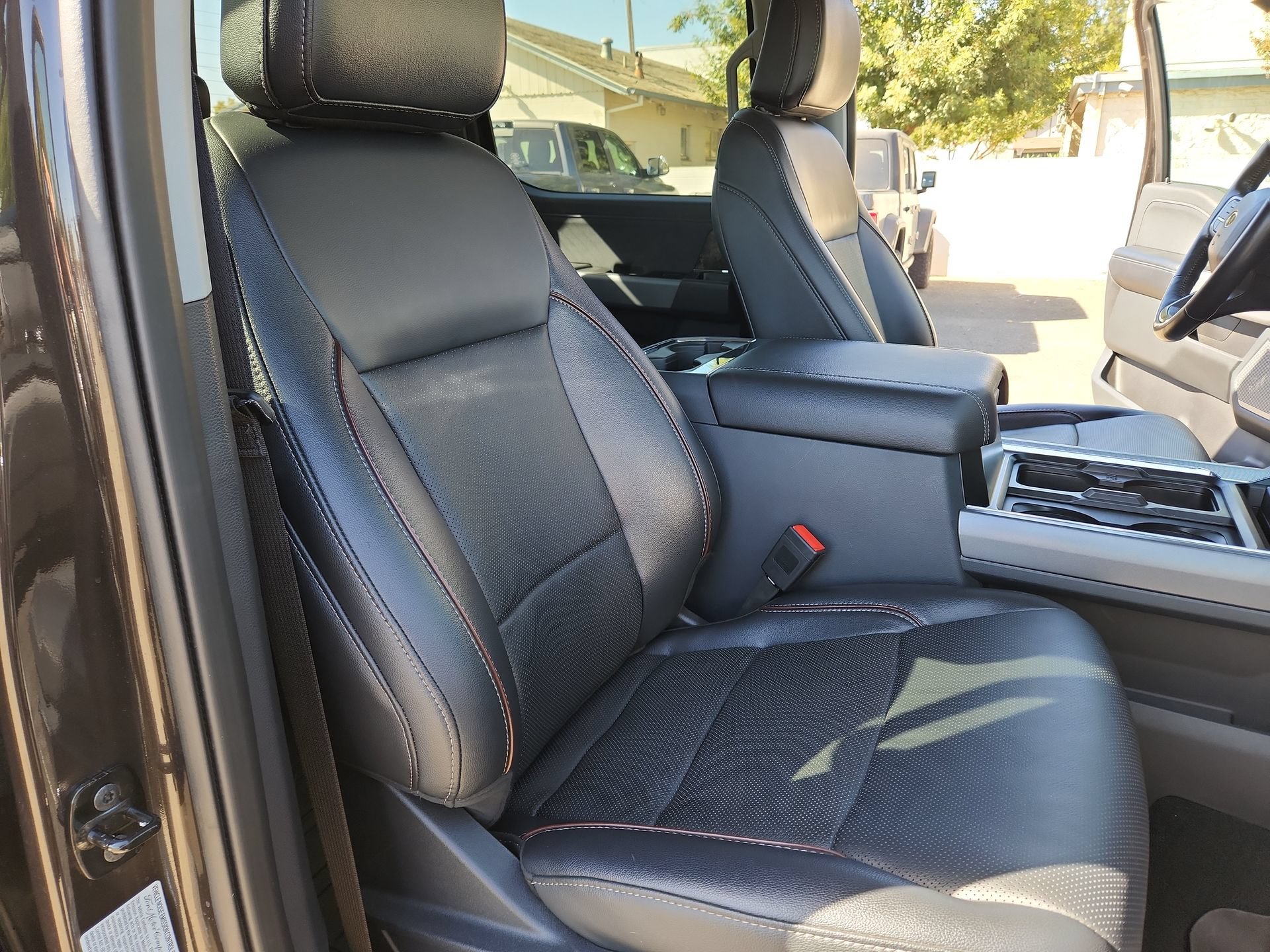 Used 2024 Ford F350 Lariat AWD/4WD image 25