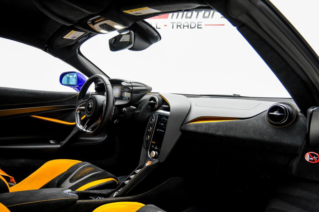 Used 2026 McLaren 750S Spider RWD image 17
