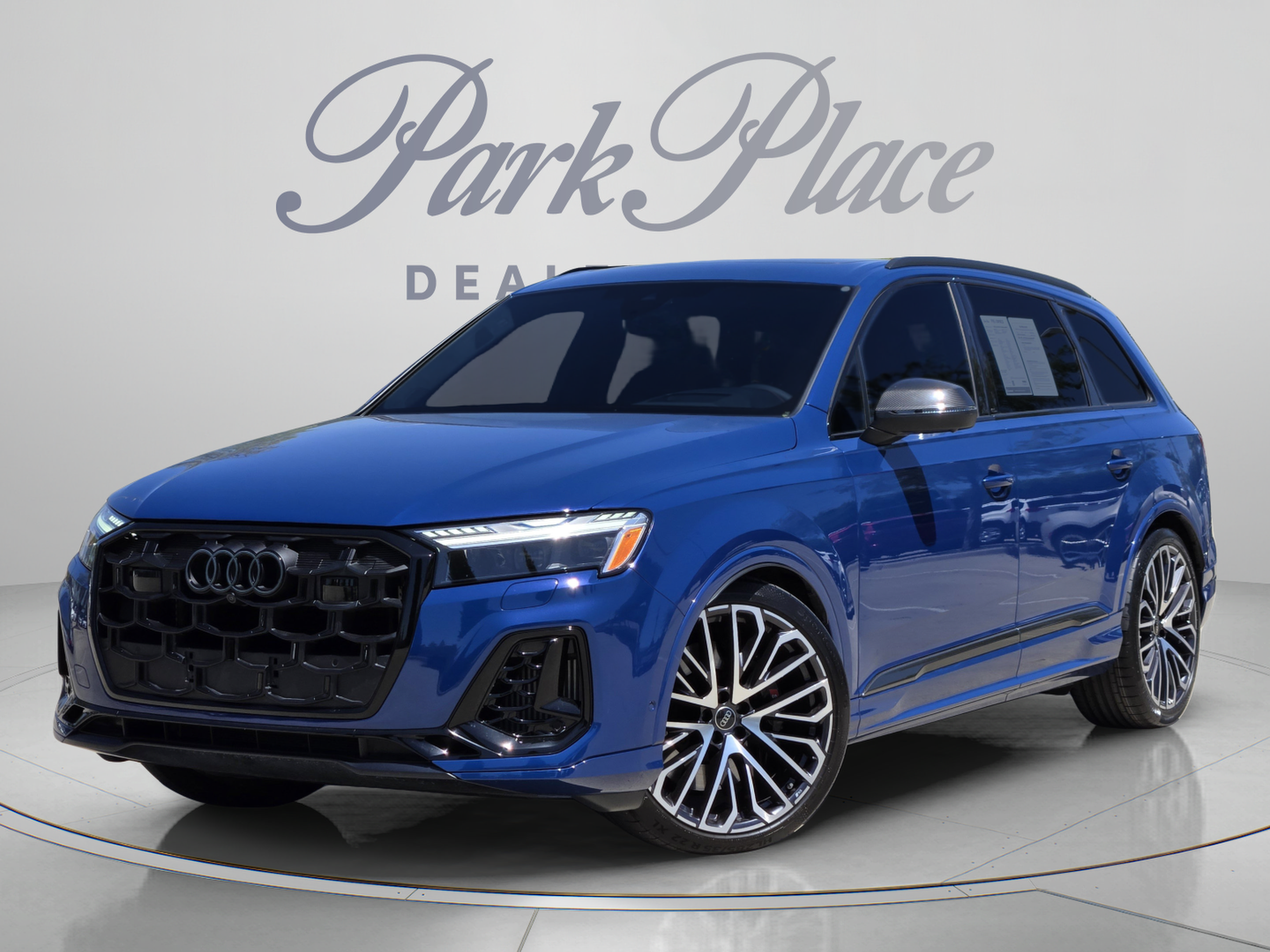Used 2025 Audi SQ7 Prestige AWD/4WD image 1