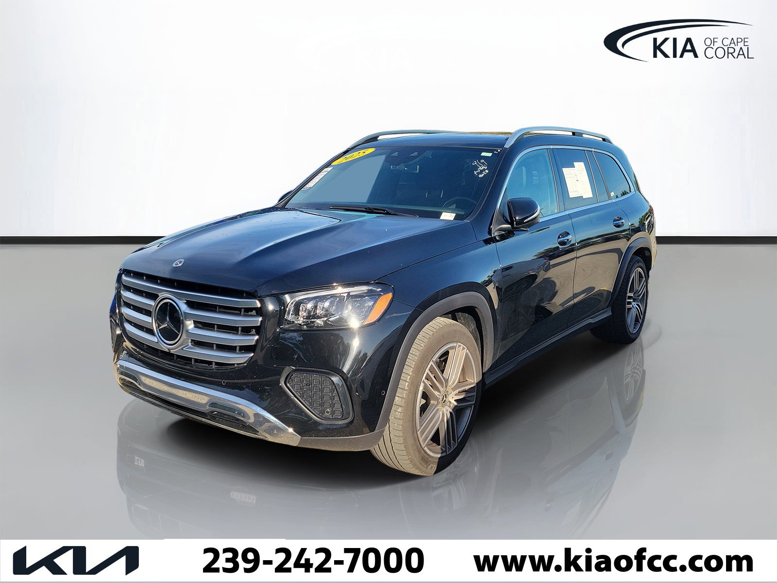 Used 2025 Mercedes-Benz GLS 450 4MATIC image 3