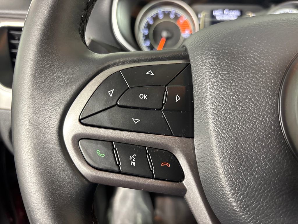 Used 2020 Jeep Cherokee Latitude Plus image 14