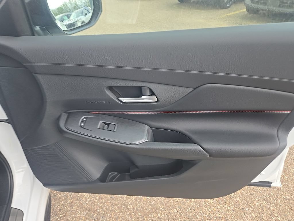New 2026 Nissan Sentra SR FWD image 25