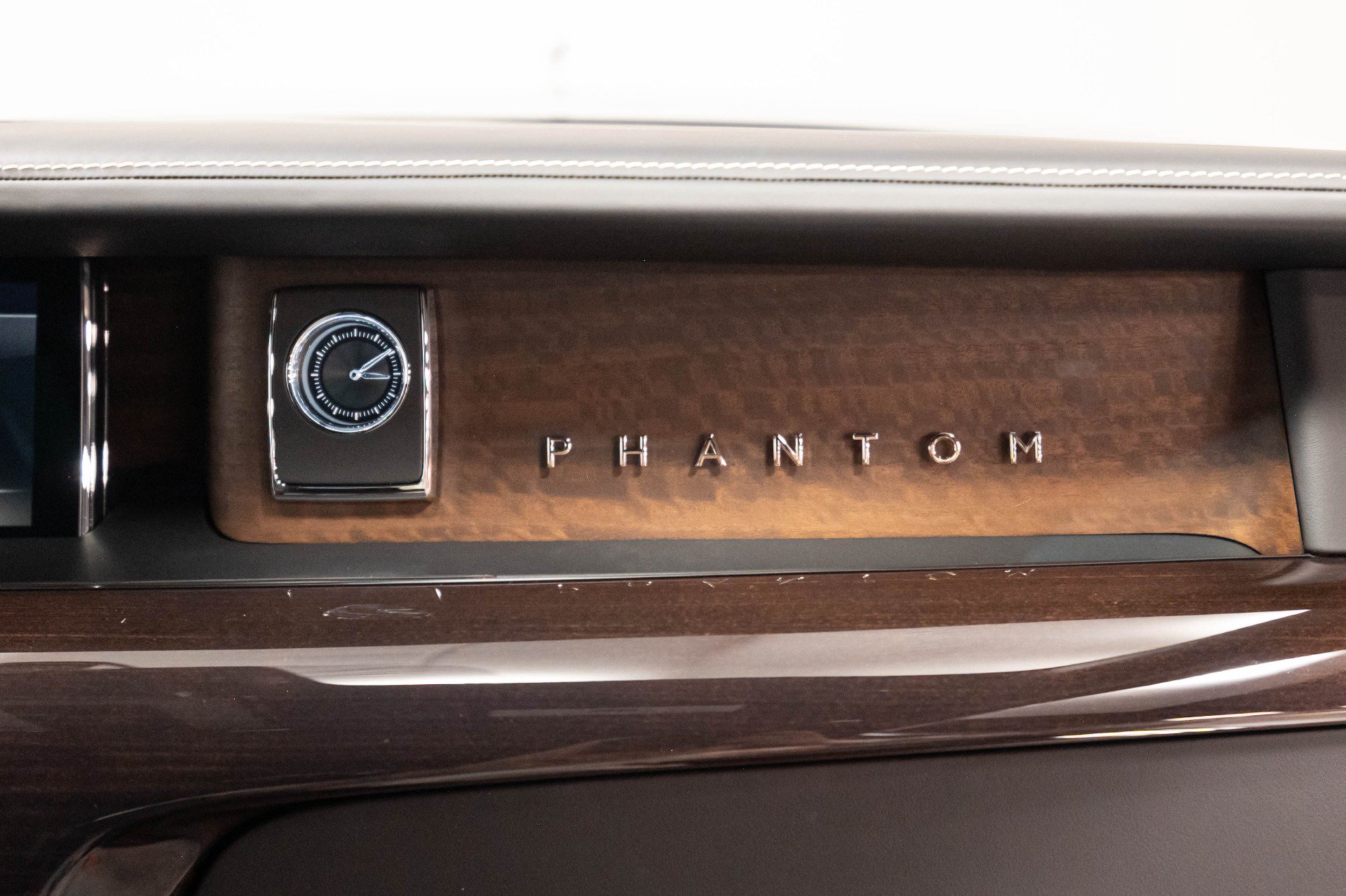 Used 2024 Rolls-Royce Phantom Sedan w/ The Phantom Package RWD image 53