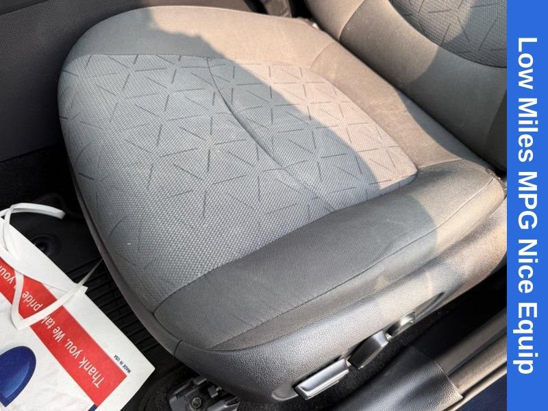 Used 2020 Toyota RAV4 XLE w/ All Weather Liner Package AWD/4WD image 17