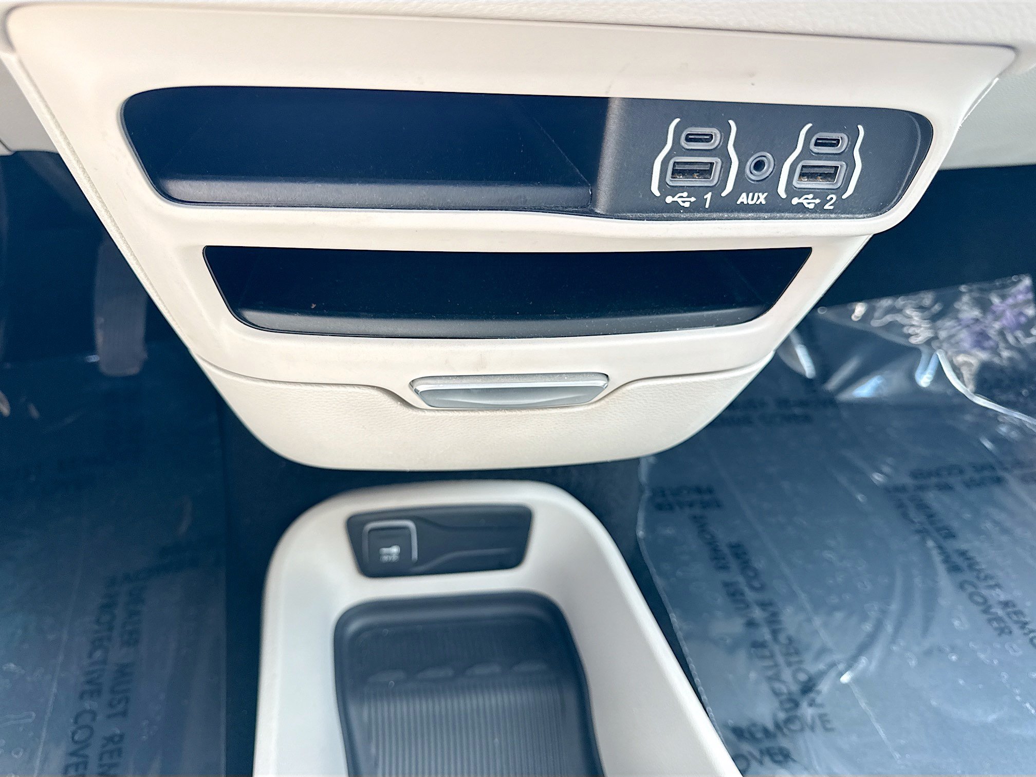 Used 2023 Chrysler Pacifica Touring-L FWD image 30
