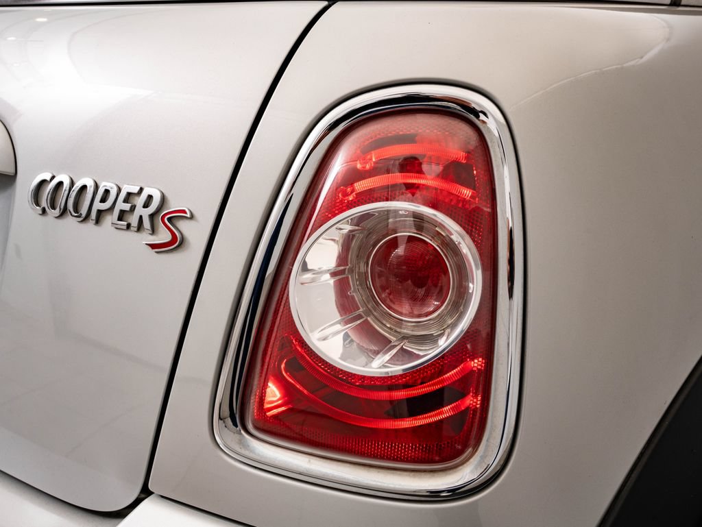 Used 2014 MINI Cooper S FWD image 9