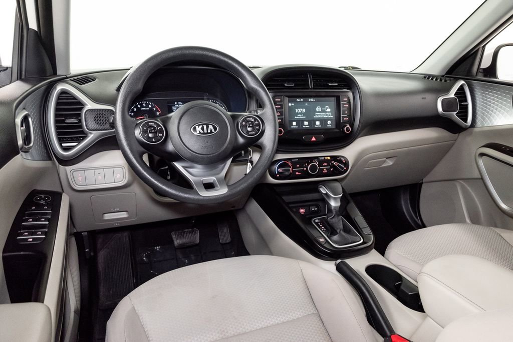 Certified 2020 Kia Soul LX FWD image 11