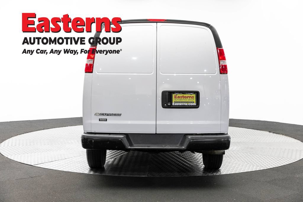 Used 2019 Chevrolet Express 2500 Extended RWD image 6