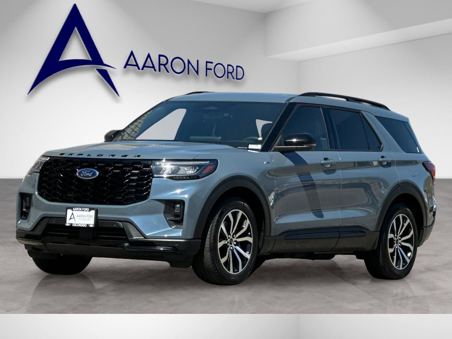 Used 2025 Ford Explorer ST-Line w/ Premium Package RWD image 2