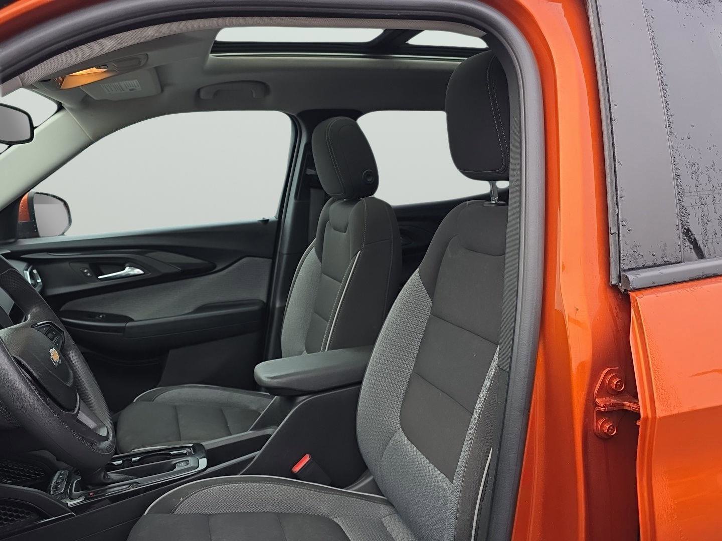 Used 2022 Chevrolet TrailBlazer LT w/ Sun and Liftgate Package AWD/4WD image 28