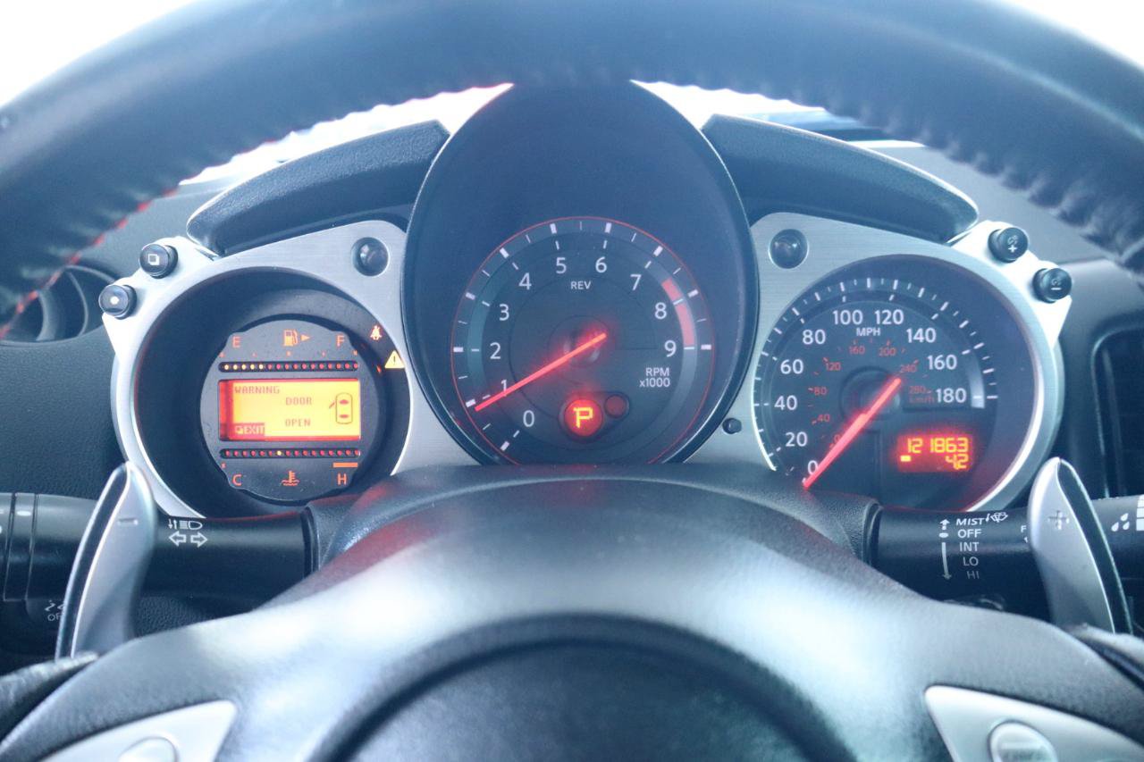 Used 2016 Nissan 370Z Coupe RWD image 25