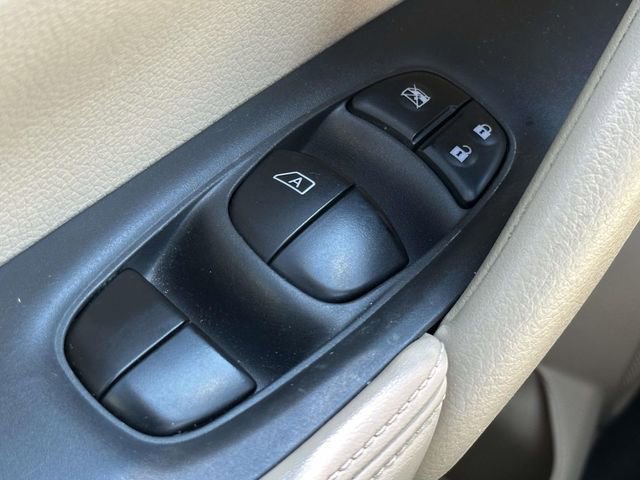 Used 2017 Nissan Rogue SL w/ SL Premium Package image 22