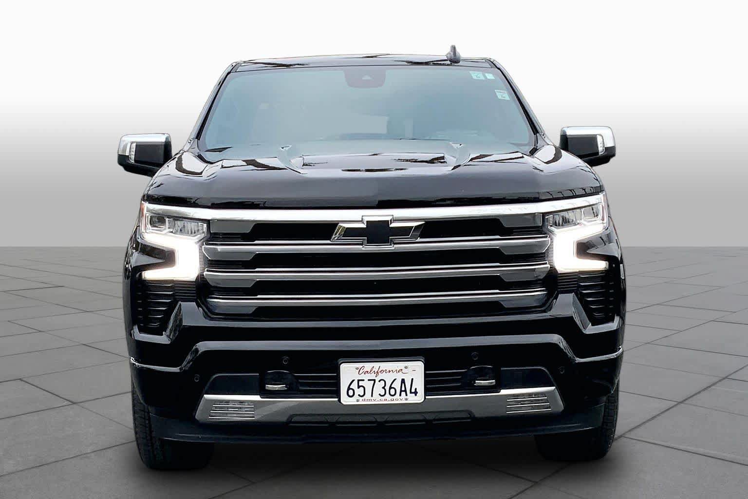 Used 2024 Chevrolet Silverado 1500 High Country w/ Technology Package RWD image 3