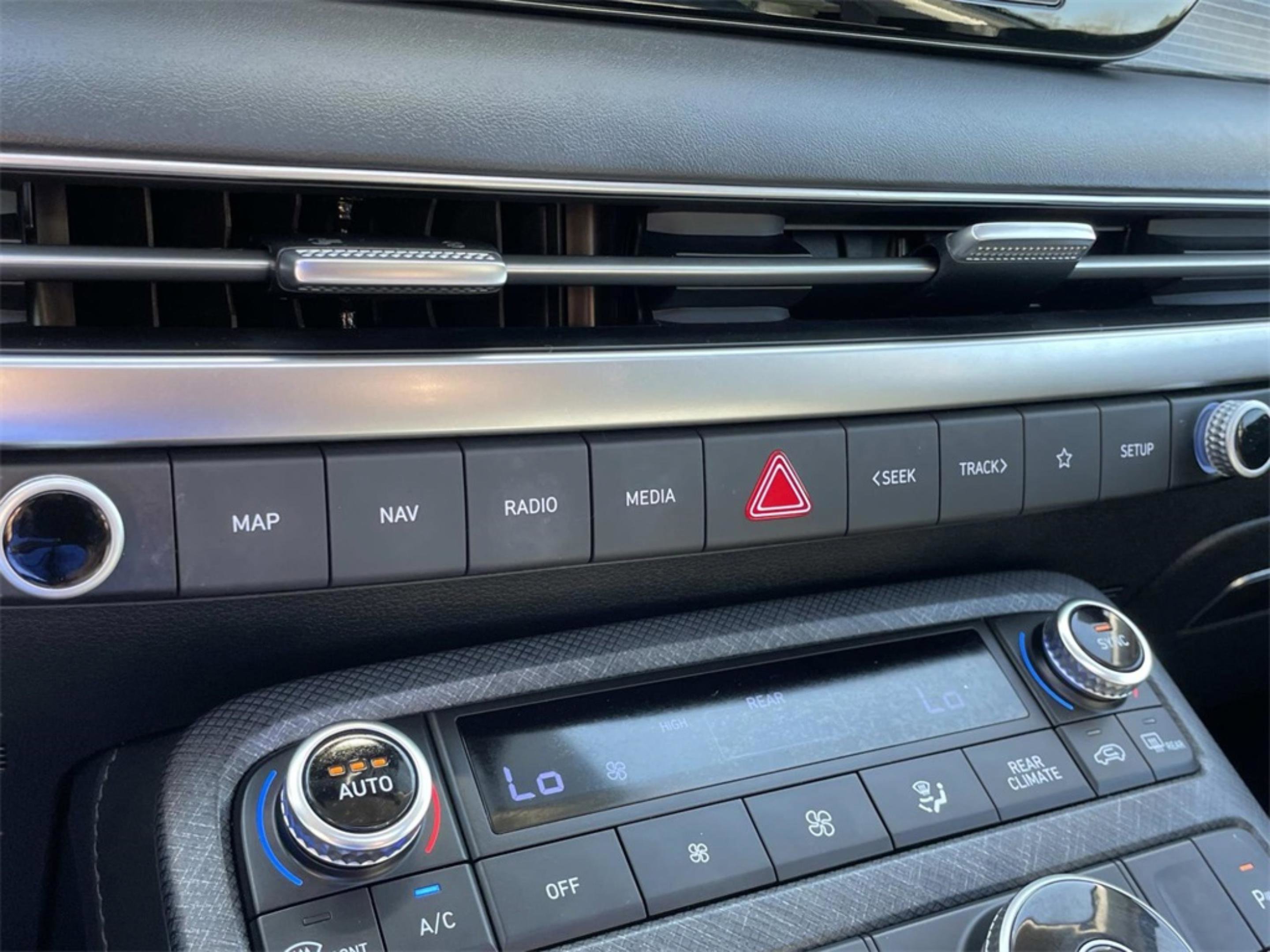 Used 2024 Hyundai Palisade Limited image 29