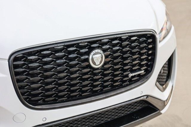 Used 2024 Jaguar F-PACE R-Dynamic S image 12