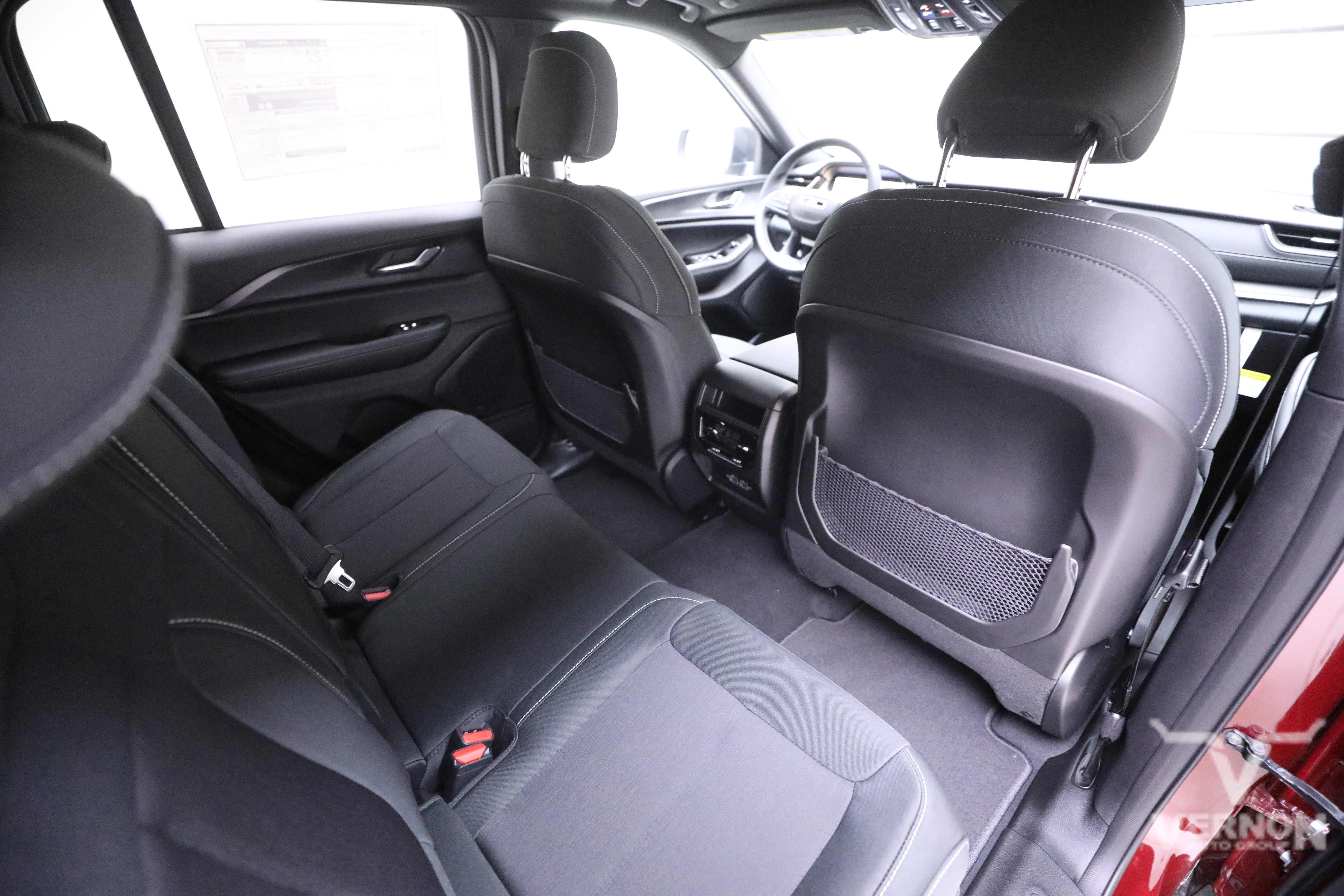 New 2025 Jeep Grand Cherokee Laredo X image 12