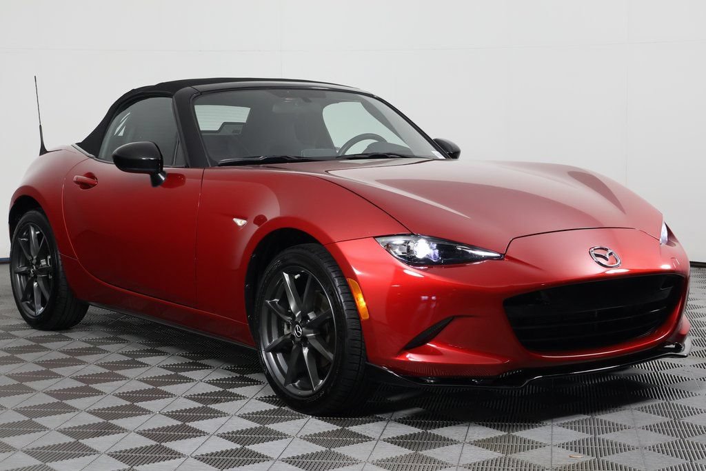 Used 2016 MAZDA MX-5 Miata Club RWD image 3