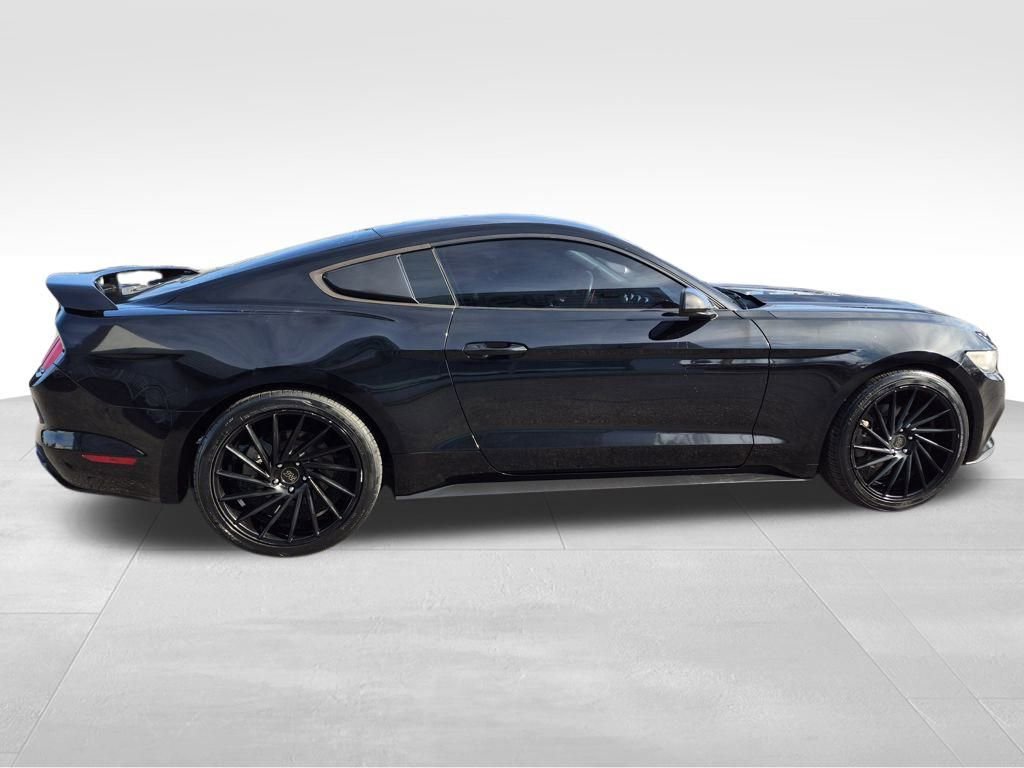 Used 2017 Ford Mustang Coupe image 12