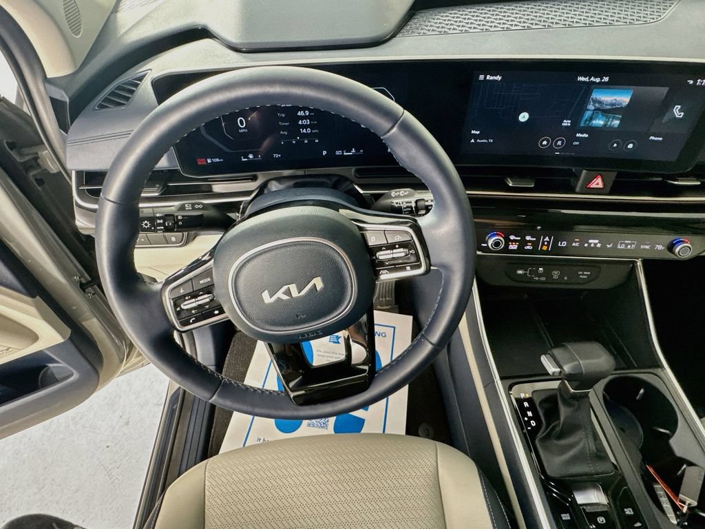 Used 2025 Kia Carnival SX Prestige FWD image 12