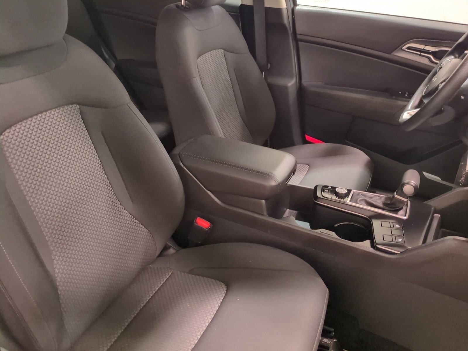 Certified 2023 Kia Sportage LX AWD/4WD image 9