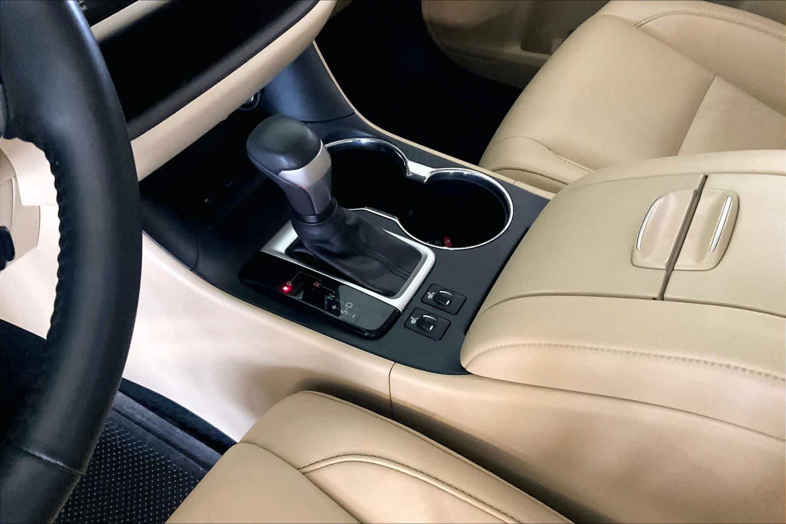 Used 2019 Toyota Highlander XLE FWD image 15