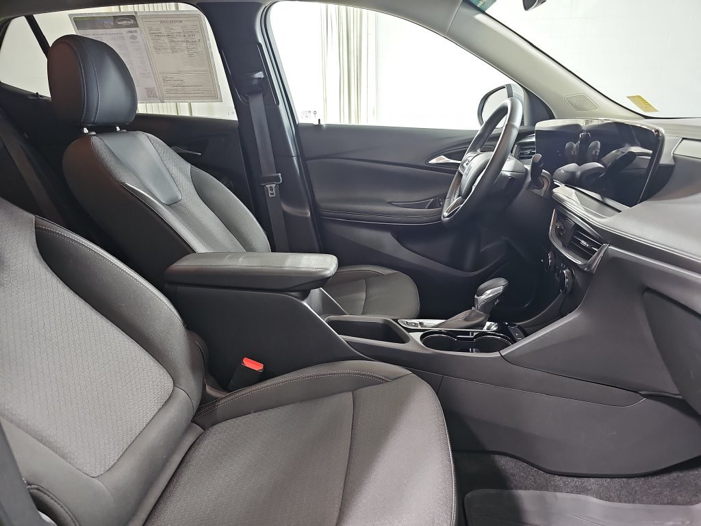 Certified 2024 Buick Encore GX Preferred w/ Comfort Package FWD image 13