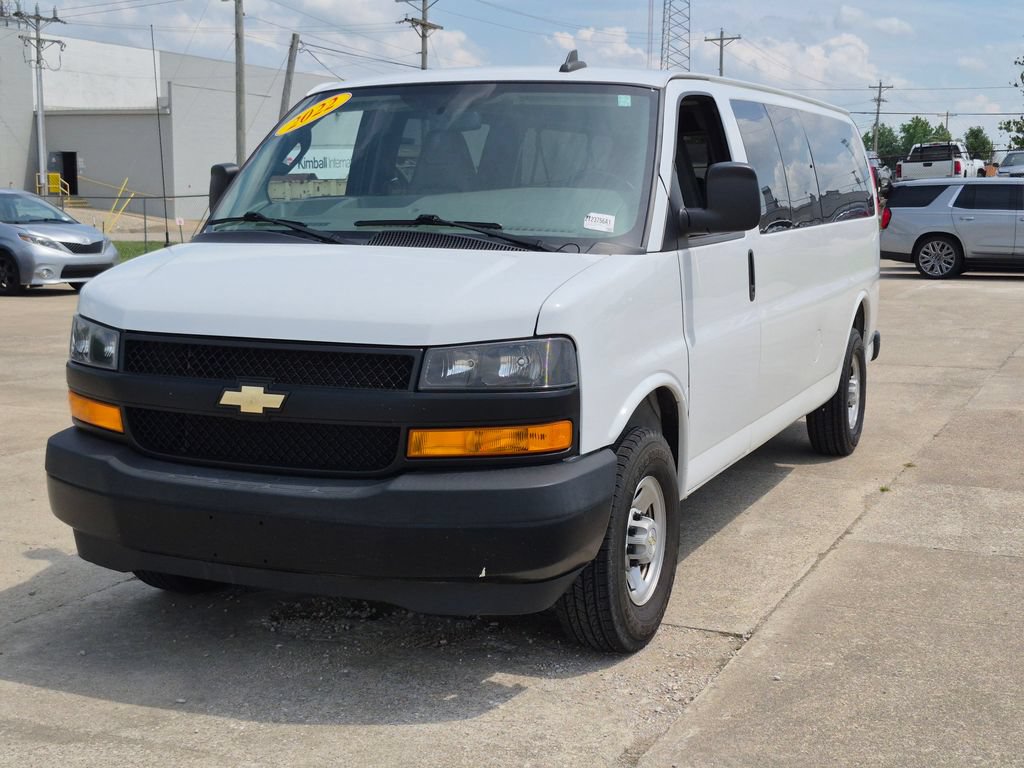 Used 2022 Chevrolet Express 3500 LS RWD image 3