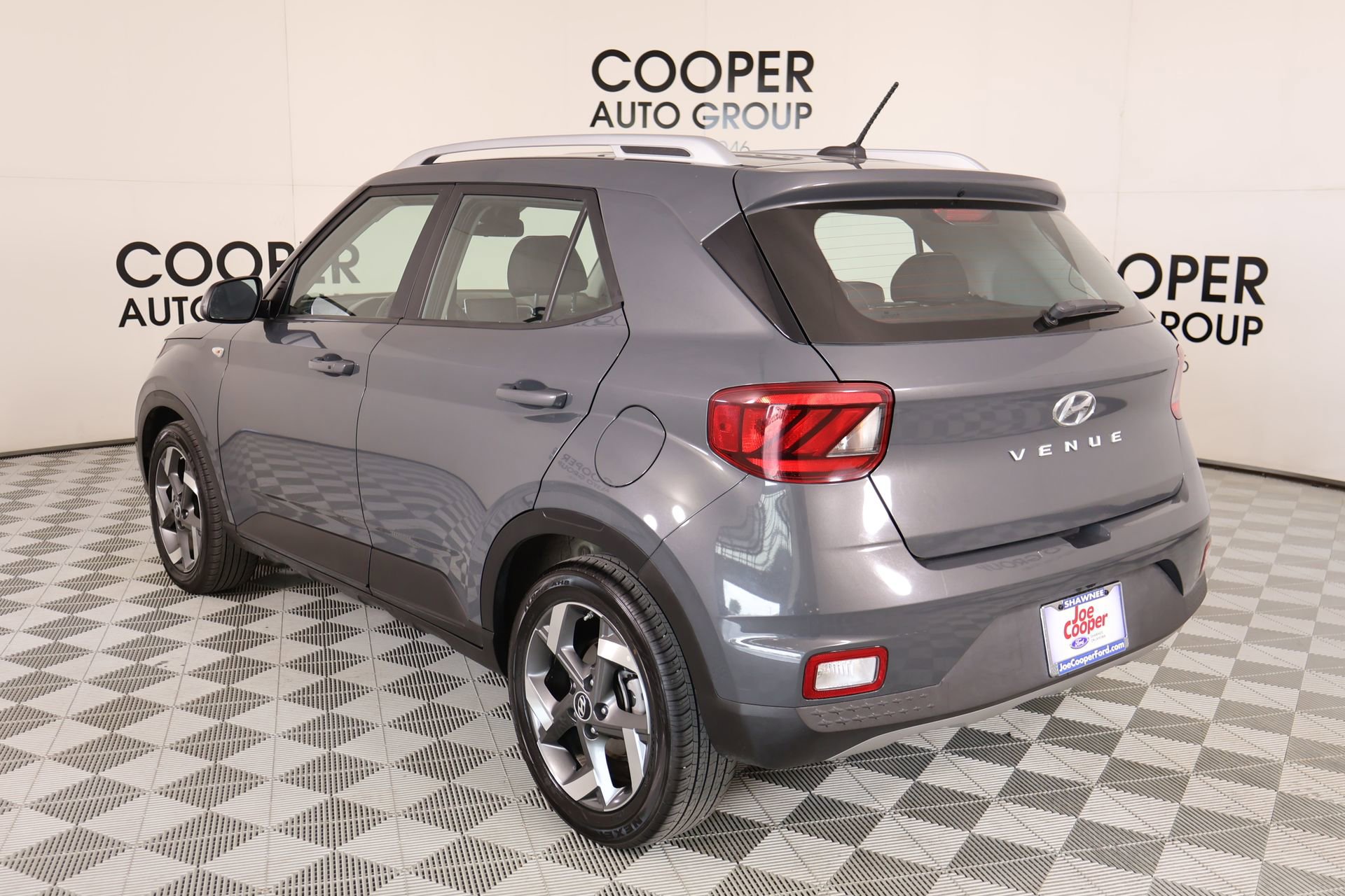 Used 2025 Hyundai Venue SEL FWD image 22