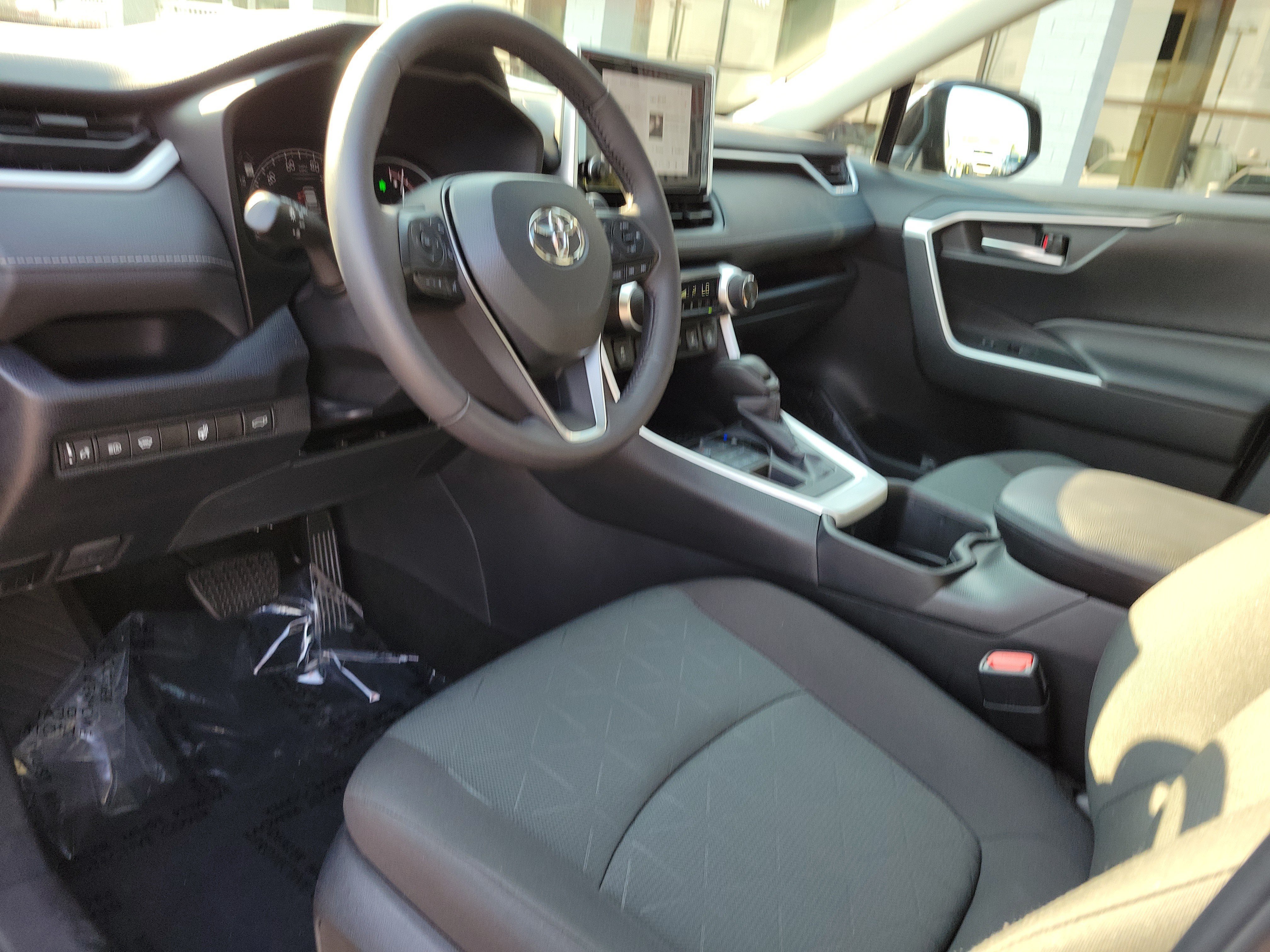 Used 2024 Toyota RAV4 XLE w/ Convenience Package AWD/4WD image 19