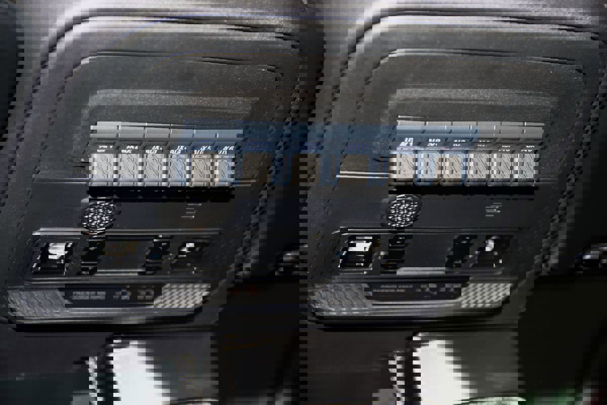 Used 2024 Ford Bronco Everglades image 27