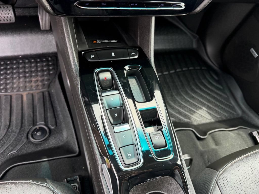 Used 2023 Chevrolet Bolt LT w/ Infotainment Package FWD image 26