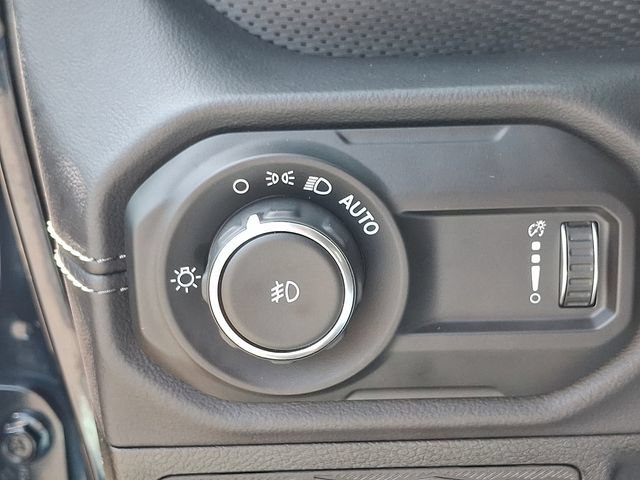Used 2025 Jeep Wrangler Unlimited Rubicon AWD/4WD image 25