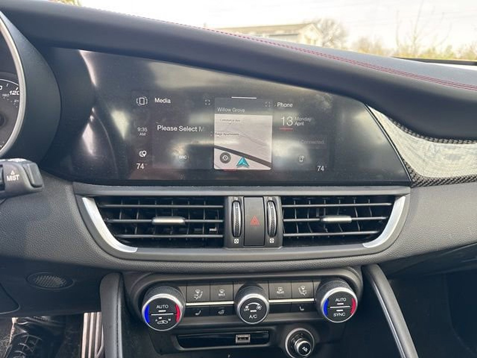 Used 2023 Alfa Romeo Giulia Estrema image 17