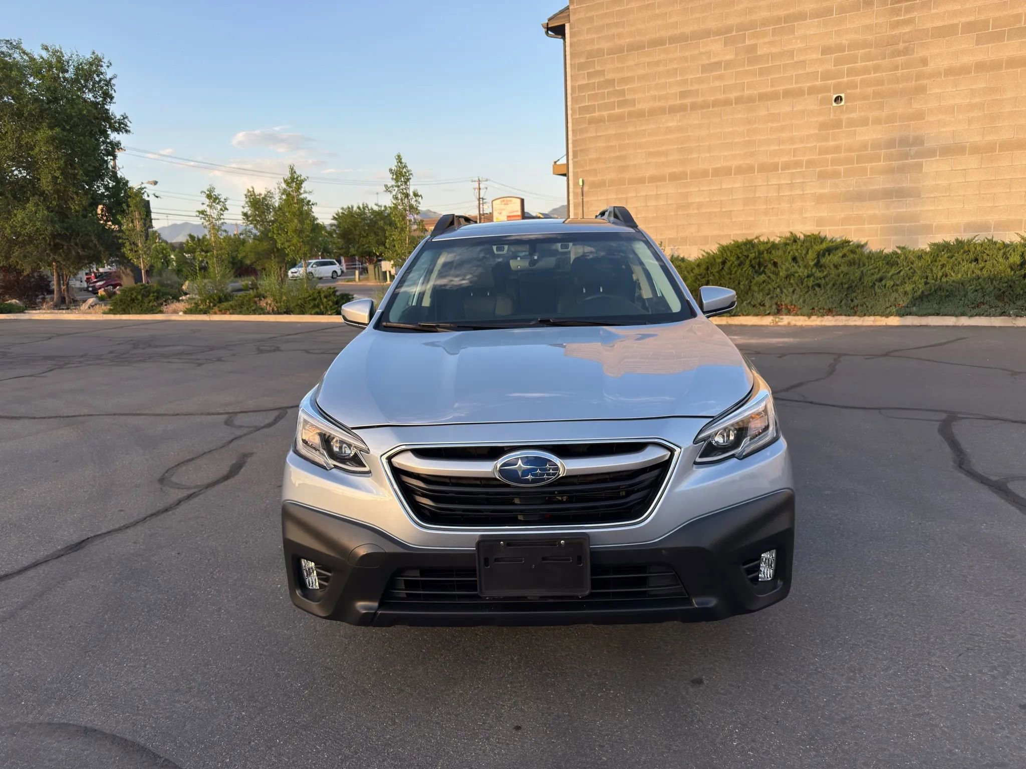 Used 2022 Subaru Outback Limited XT image 2