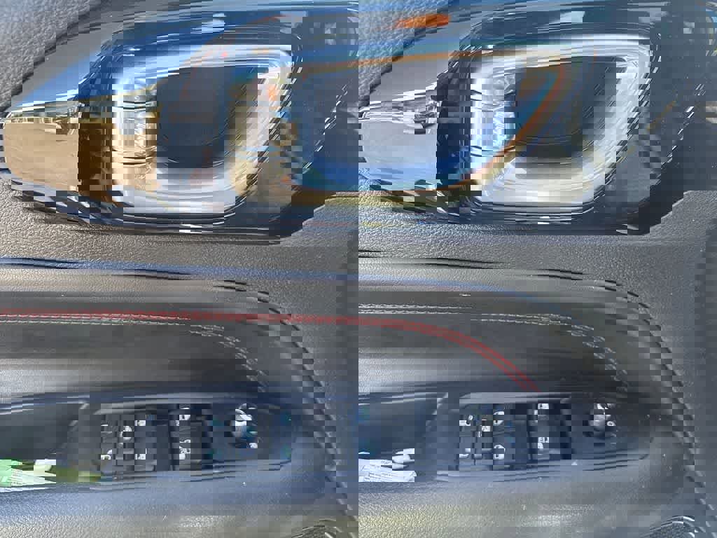 Used 2022 Jeep Compass Trailhawk w/ Trailhawk Convenience Group image 11