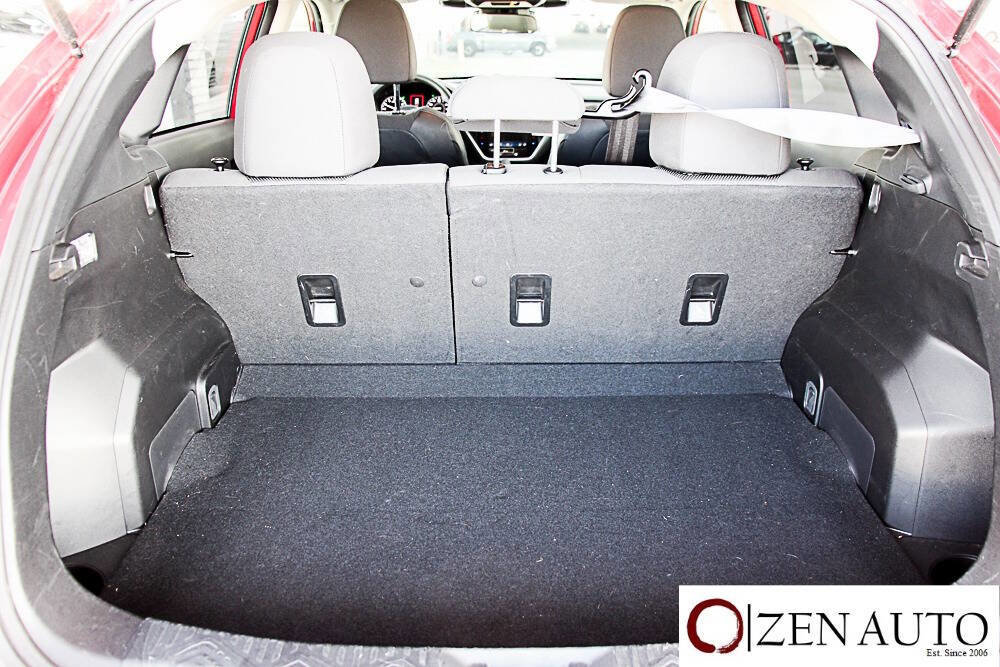 Used 2024 Subaru Crosstrek 2.0i Premium image 33