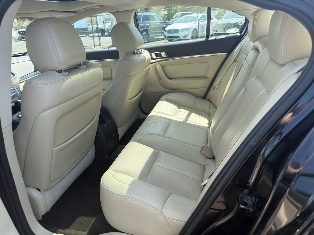 Used 2013 Lincoln MKS AWD image 13