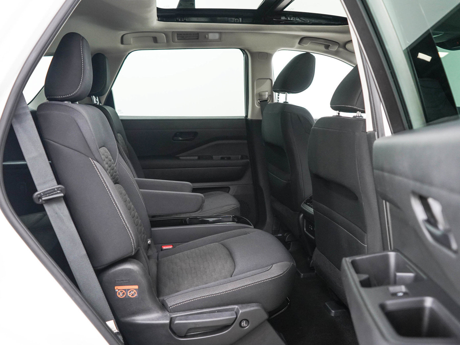 Used 2023 Nissan Pathfinder SV w/ SV Premium Package AWD/4WD image 12