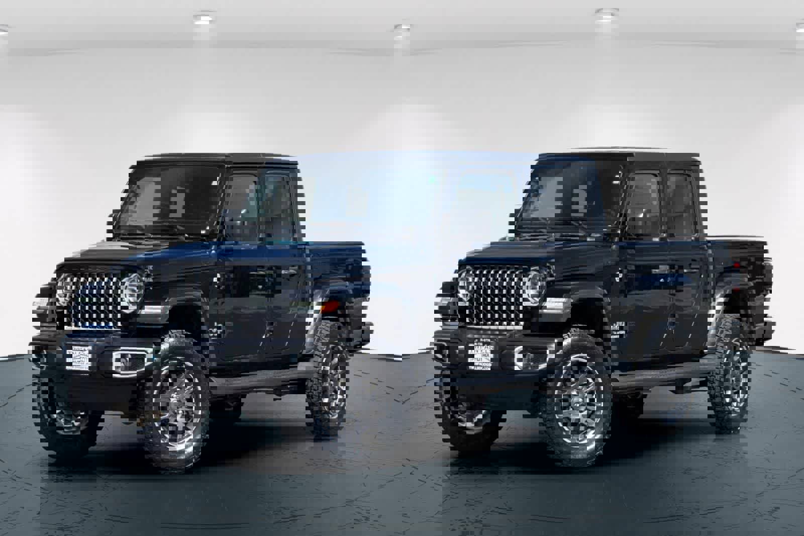 Used 2020 Jeep Gladiator Overland image 1