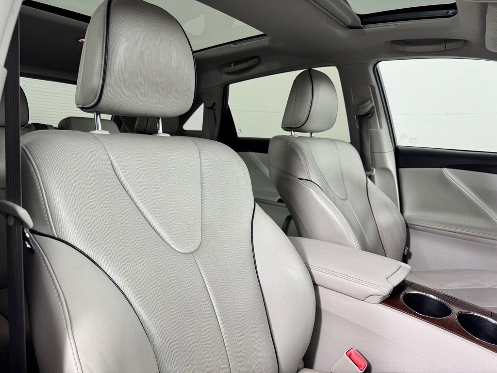 Used 2010 Toyota Venza AWD image 29