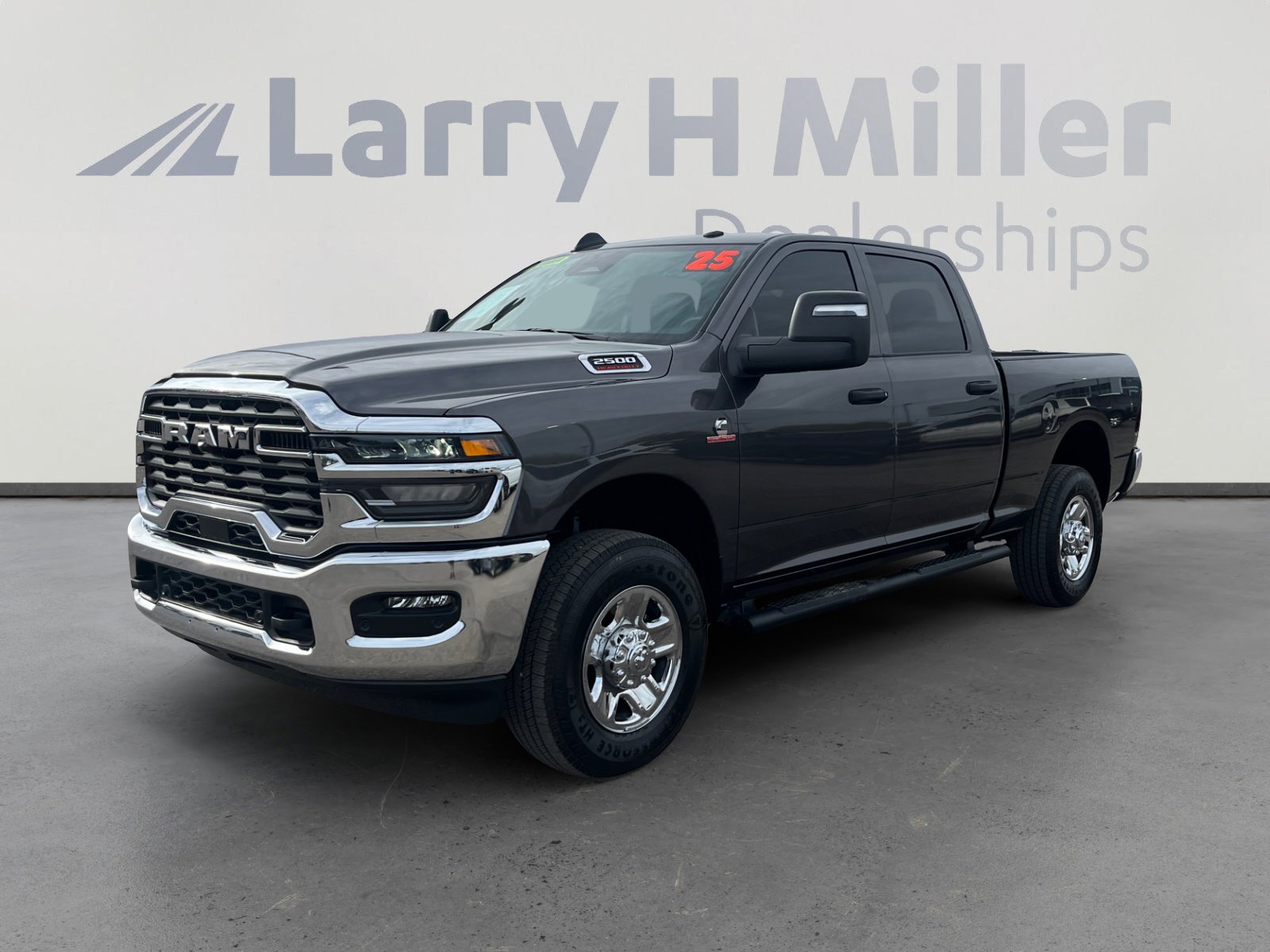 Used 2025 RAM 2500 Tradesman AWD/4WD image 1