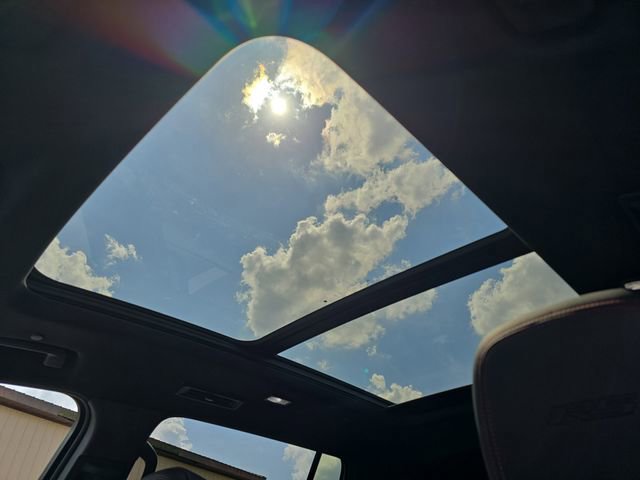 Used 2024 Chevrolet Traverse RS image 29