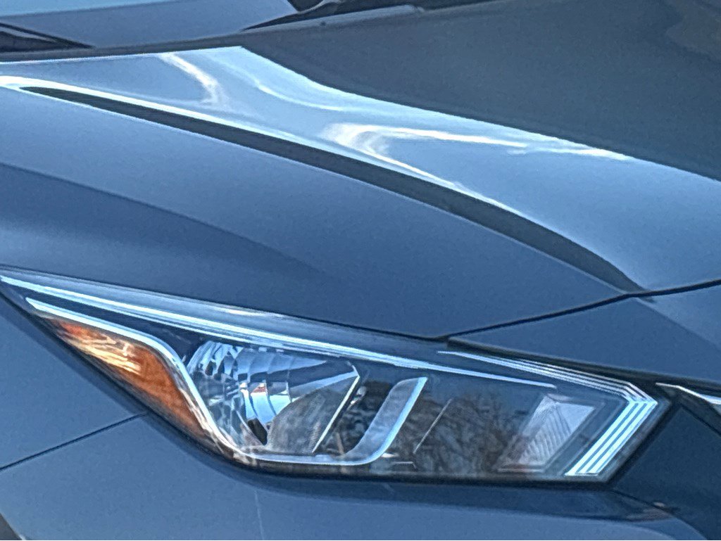 Used 2022 Nissan Versa S image 15