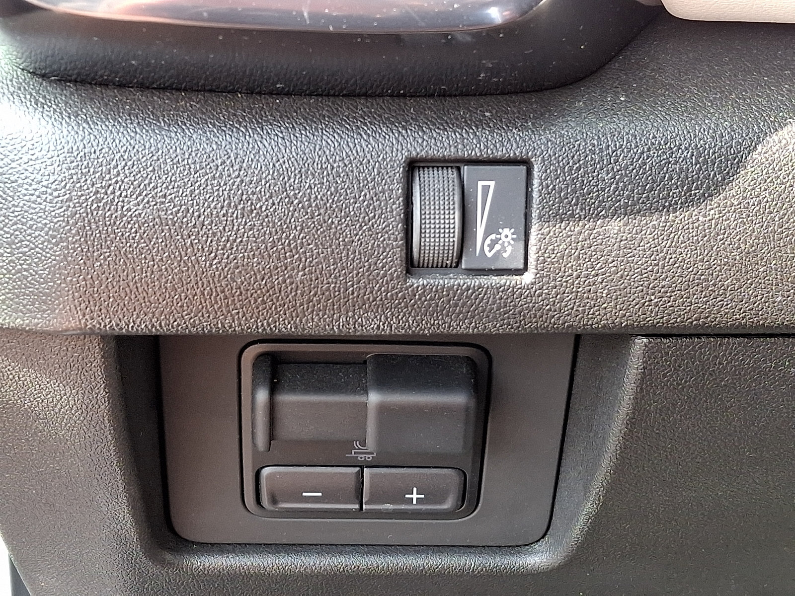 Used 2024 GMC Canyon AT4X AWD/4WD image 28